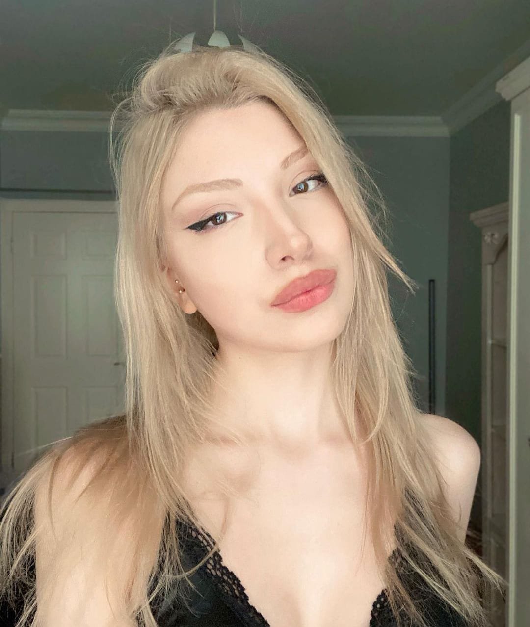Narlıdere Efsane Partner Escort Bayan İzel